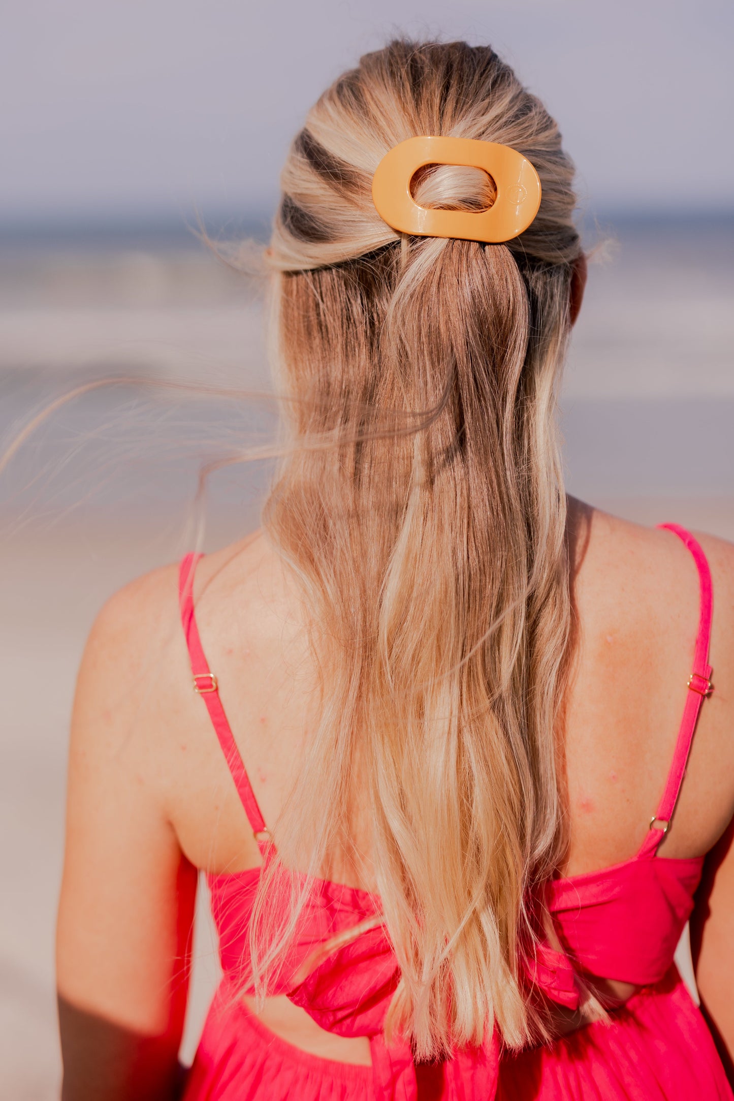 TELETIES - Mango for it! Small Flat Round Hair Clip in Orange - Small