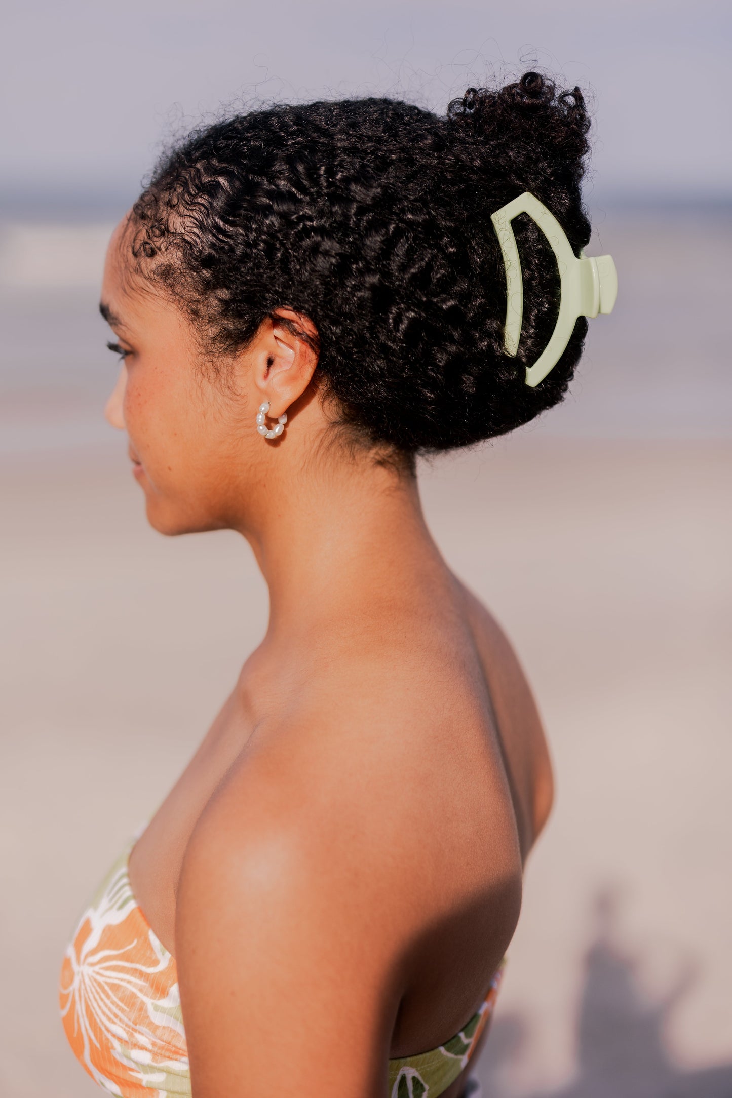 TELETIES - Open Aloe, There! Medium Claw Hair Clip in Green - Medium