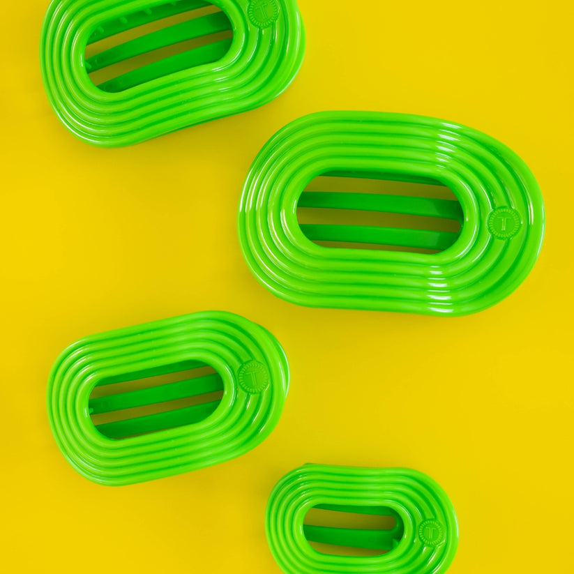 TELETIES - Glow For It Medium Flat Round Hair Clip in Green Neon - Medium - Image 5