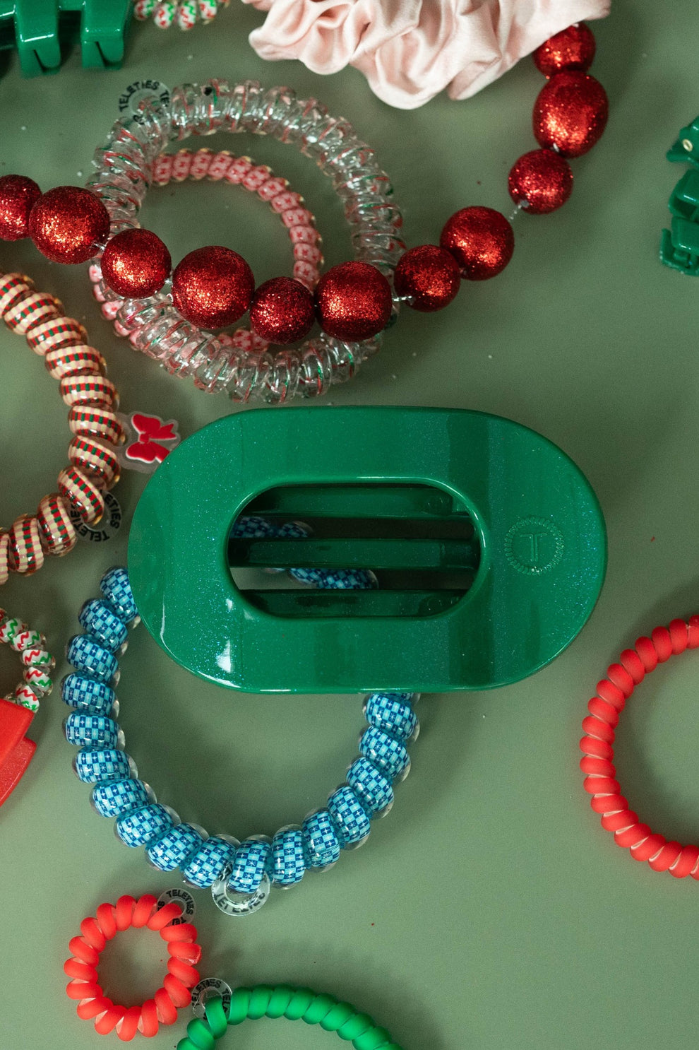 Mistletoe Small Flat Round Hair Clip
