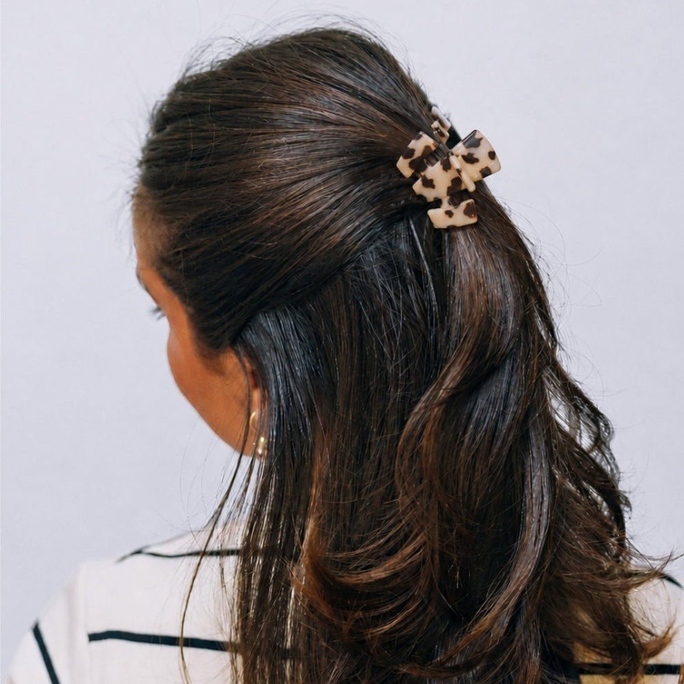 Classic Blonde Tortoise Petite Claw Clip - Hair Clips - TELETIES
