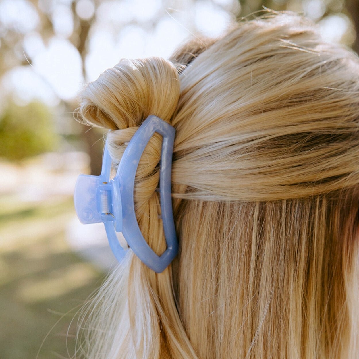 Open Blue Lagoon Medium Hair Clip in Blue | TELETIES